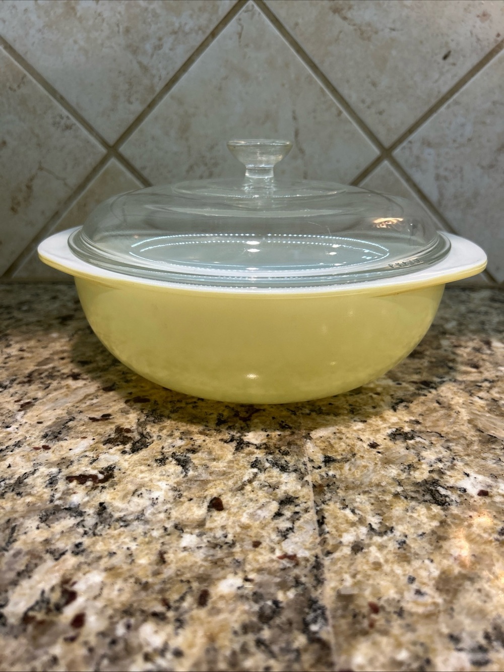 Vintage Pyrex Yellow  023 Handled 1 1/2 Qt Bowl